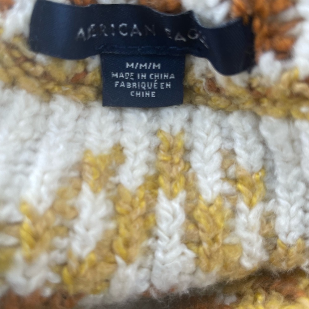 American Eagle Yellow Aztec Patterned Women's Cre… - image 3